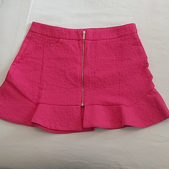 Zara Trafaulic hot pink textured mini skirt. - Picture 2 of 5